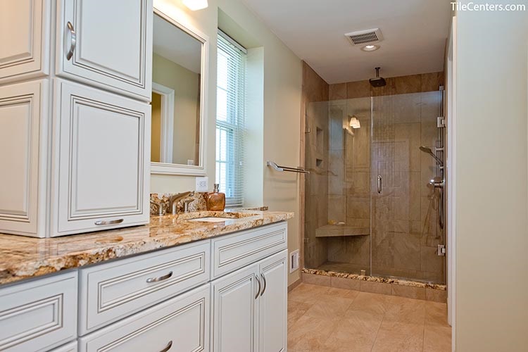Classic style shower in bathroom - Potomac, MD 20854